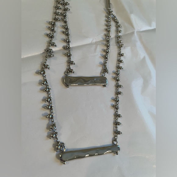 Chico’s Jenson 2 layer necklace with bars, all in bauble silver tones NWT - Picture 5 of 9